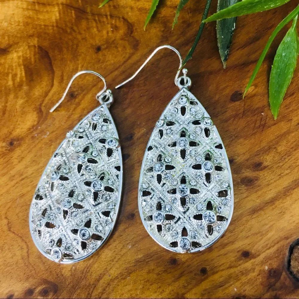 Filigree Open Work fancy Rhinestone Drop Dangle Earrings 4209